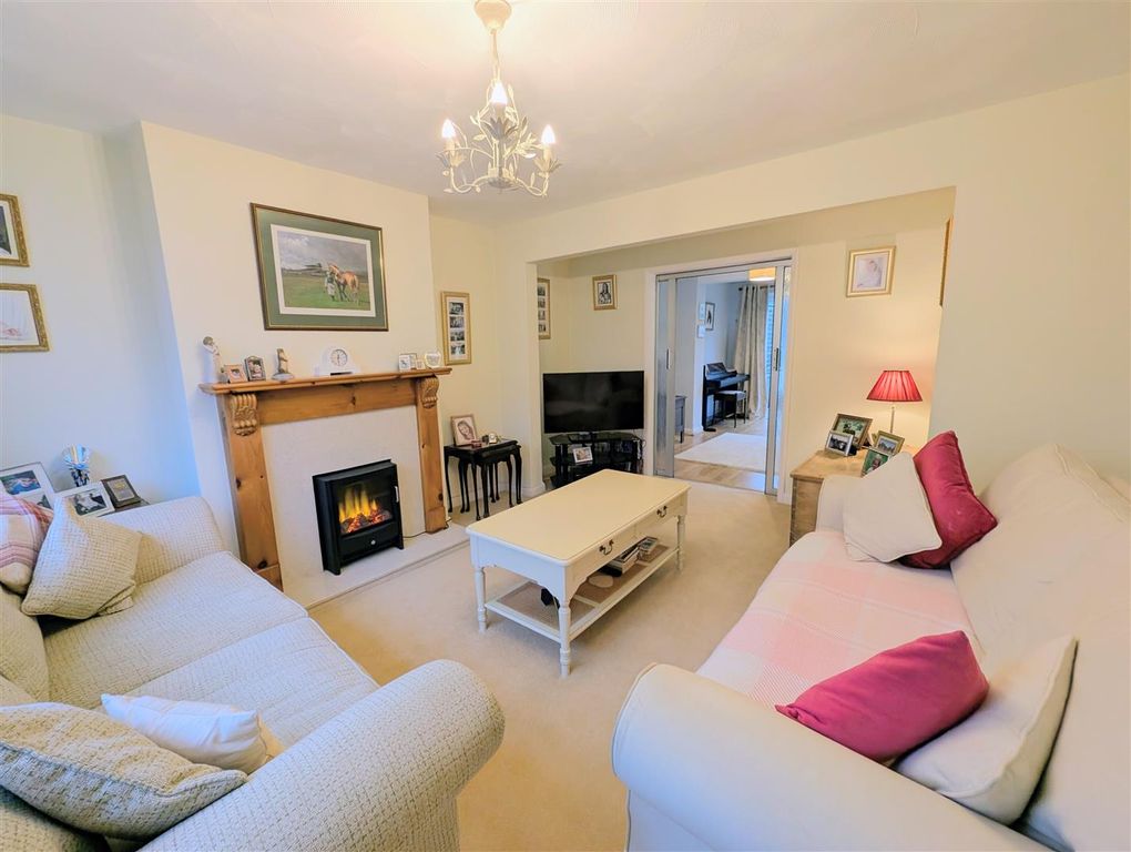 Property photo 2 of 30 Pxl_20251114_122914029~2.Jpg