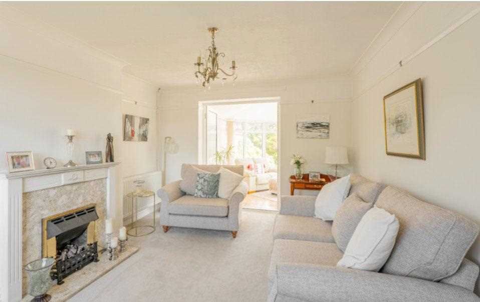 Property photo 2 of 15 Lounge