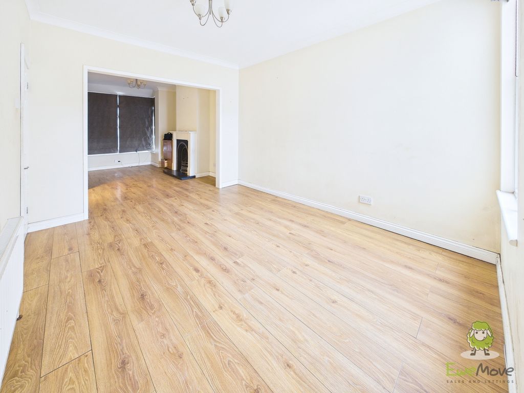 Property photo 2 of 15 Cam01543G0-Pr0174-Still004