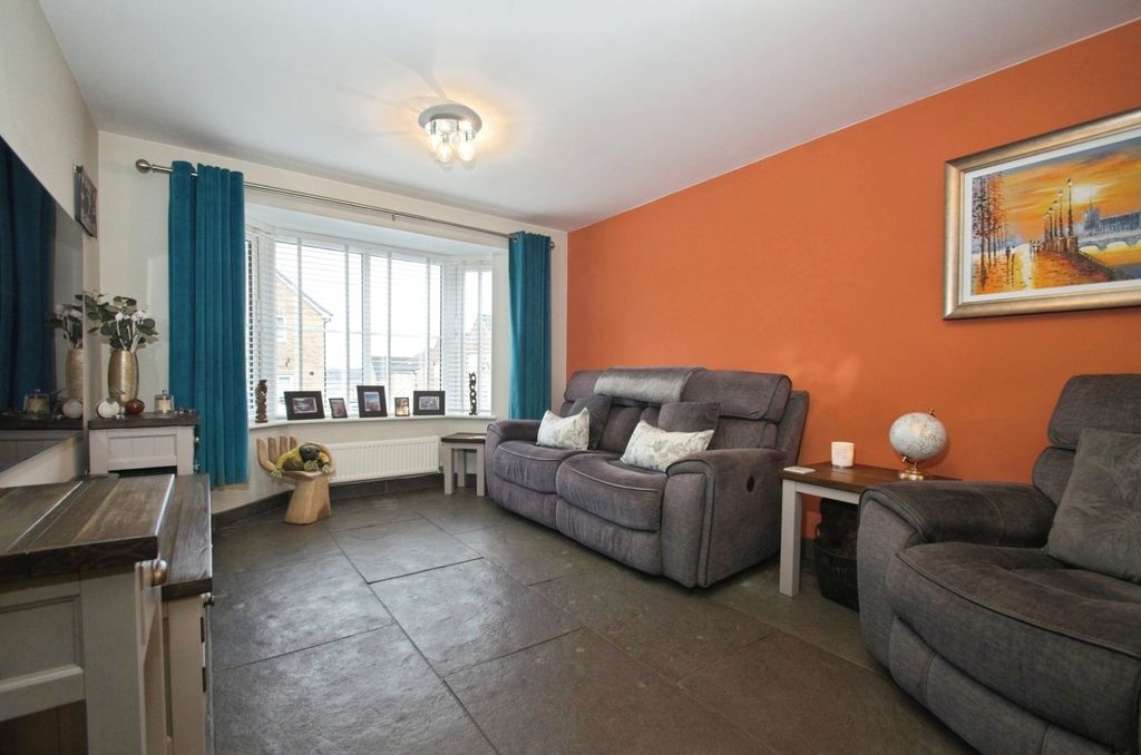 Property photo 2 of 19 1