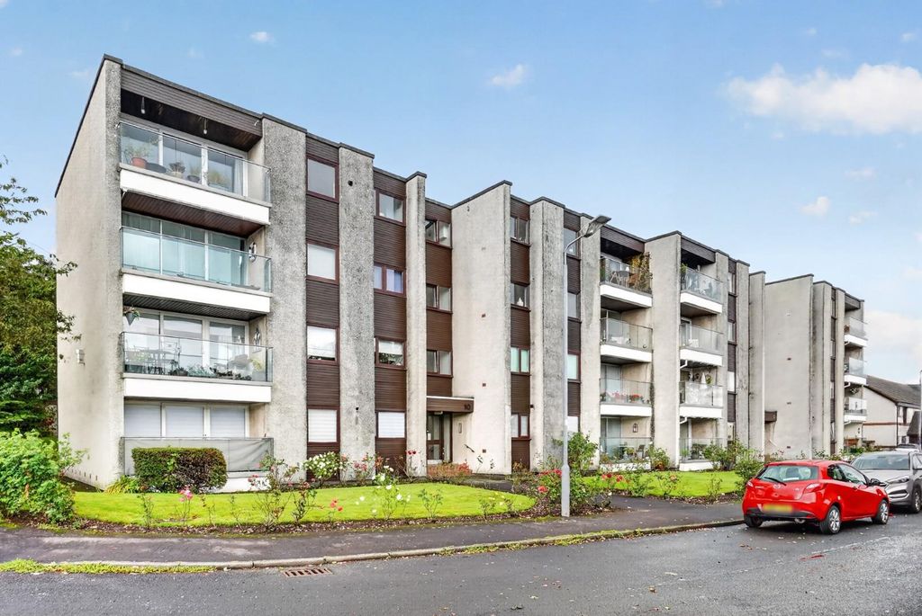Property photo 1 of 15 1_12 Anthony Court, Largs (1).Jpg