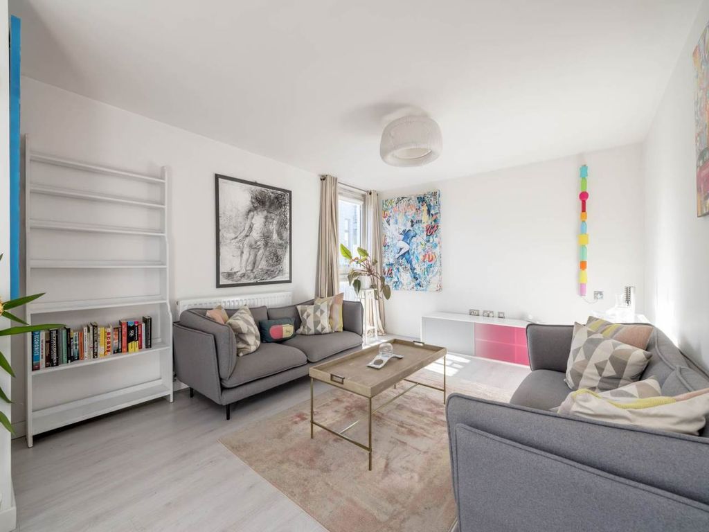 Property photo 2 of 16 76329_Kimmerghamedrive_005