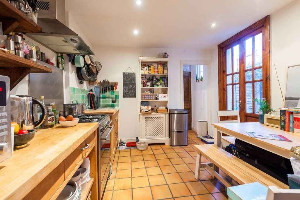 Property photo 2 of 6