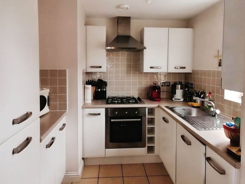 Property photo 3 of 6 Kitchen