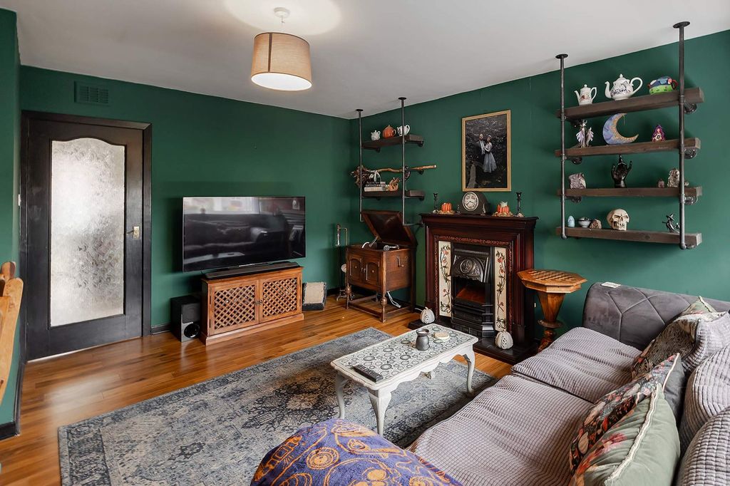 Property photo 2 of 19 Living Room/Diner