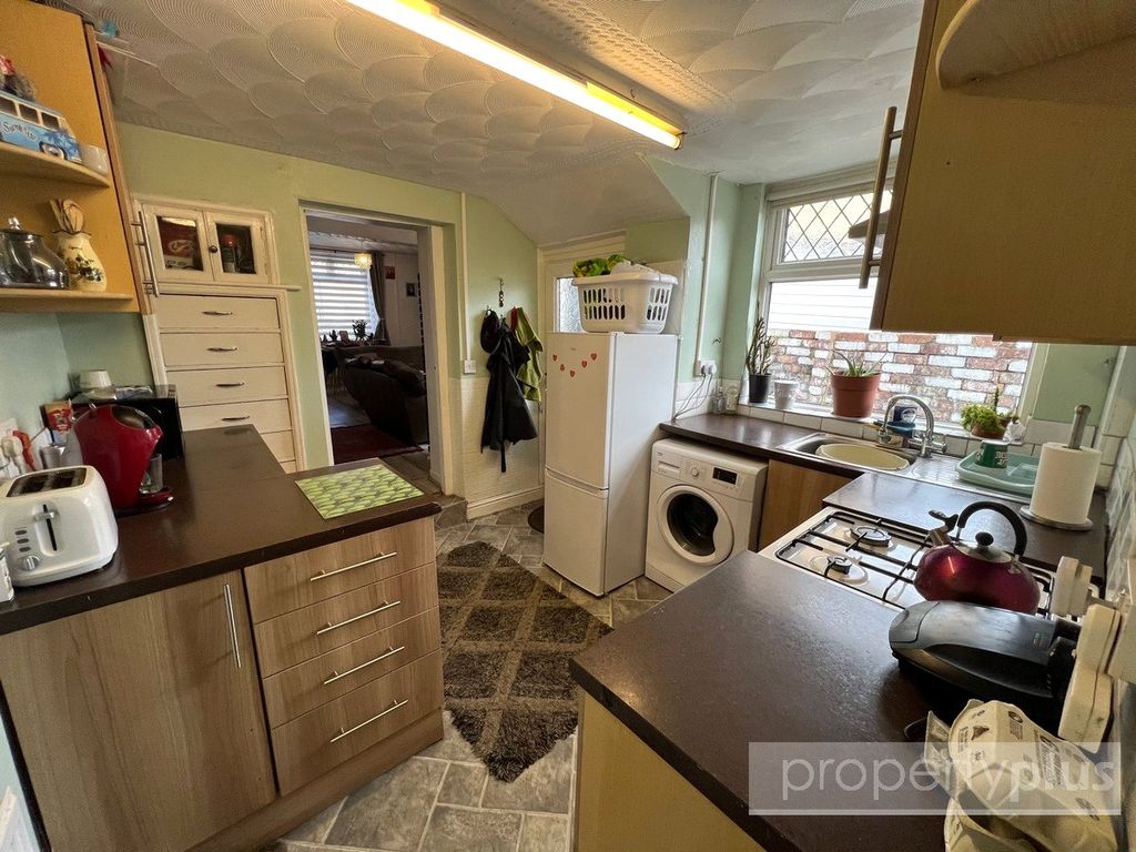 Property photo 2 of 16 Picture No. 14