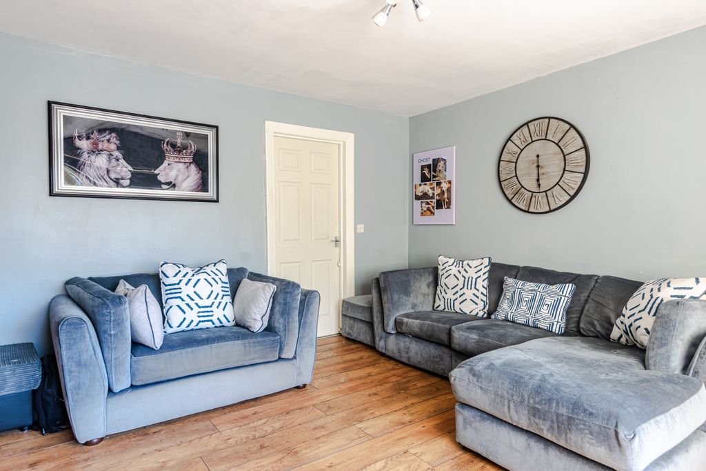 Property photo 2 of 16 Lounge2