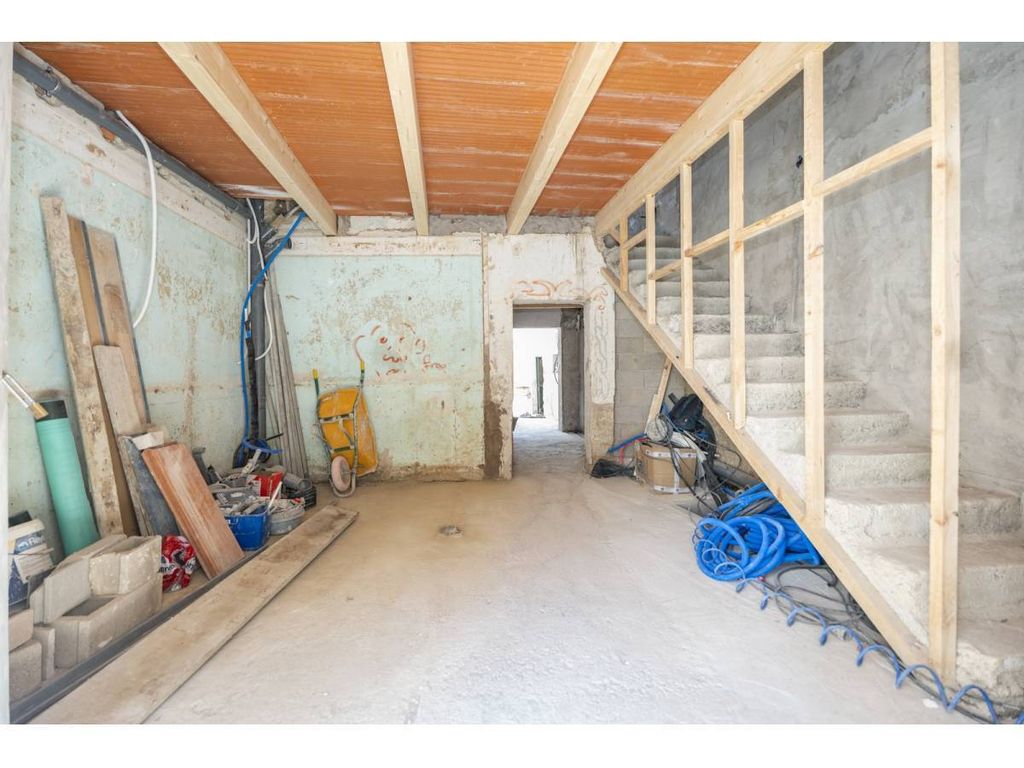 Property photo 2 of 30