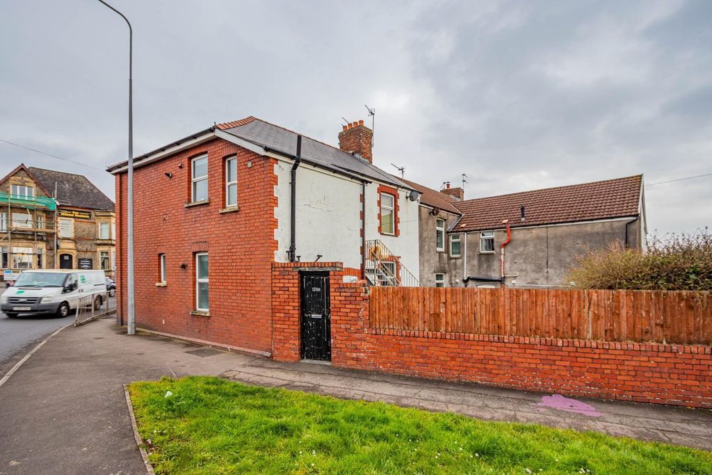 Additional image 10 of 2 bed flat to rentAndrew Road, Penarth CF64
