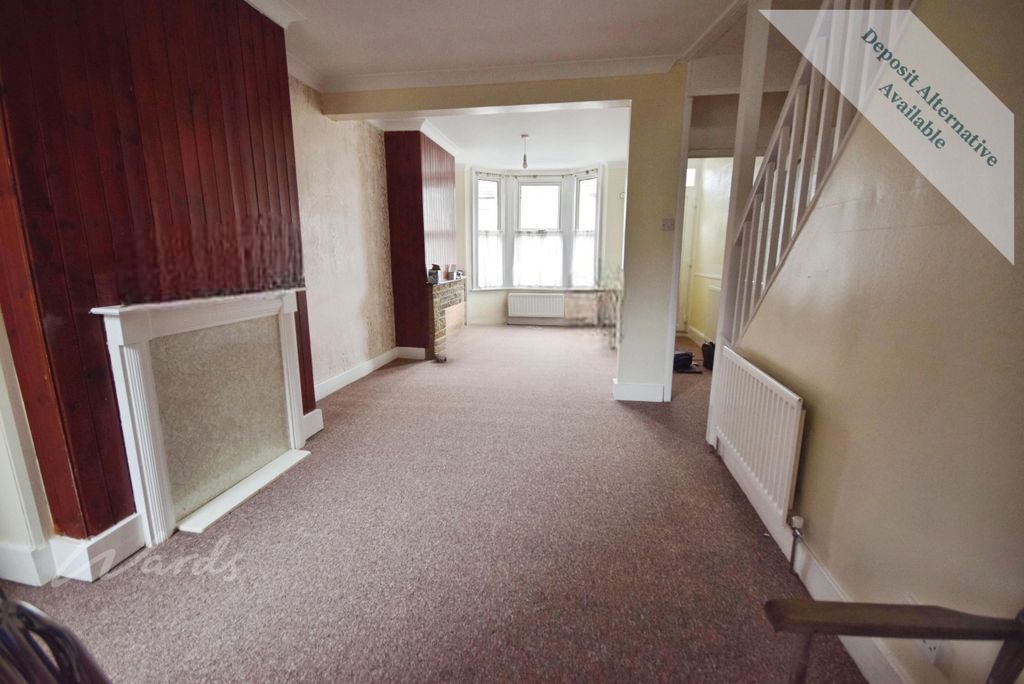 Property photo 2 of 7 St Marys Lounge 1