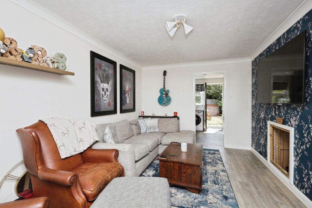 Property photo 3 of 13