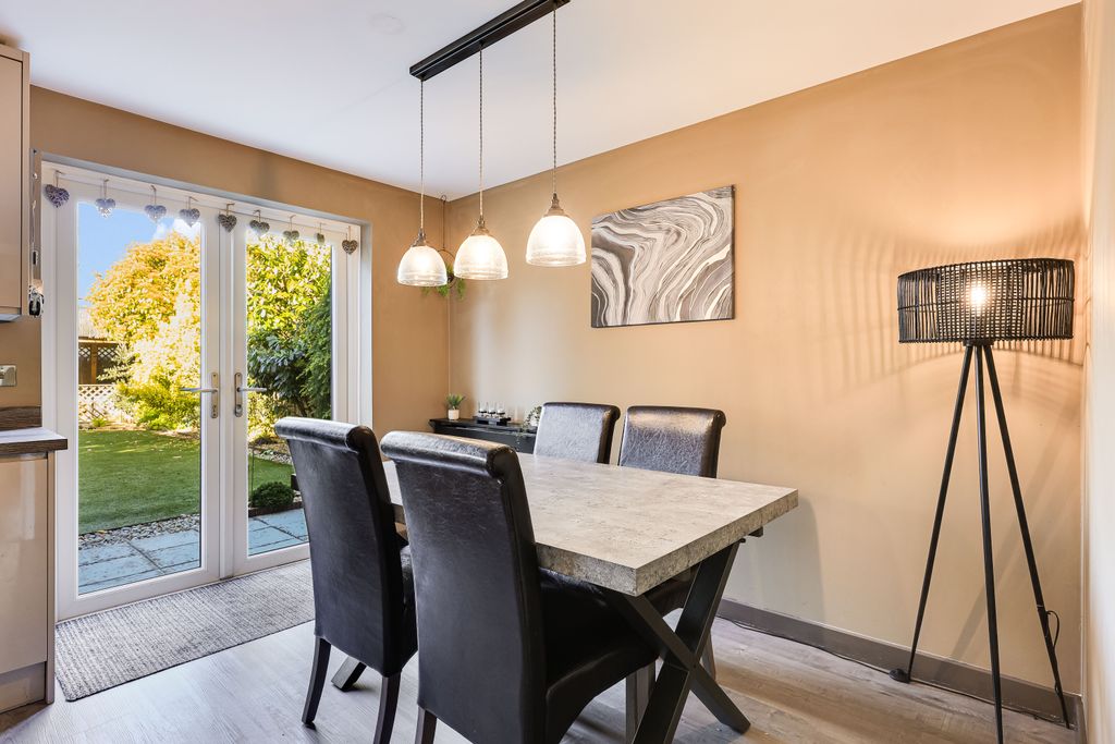 Property photo 3 of 23 Img10