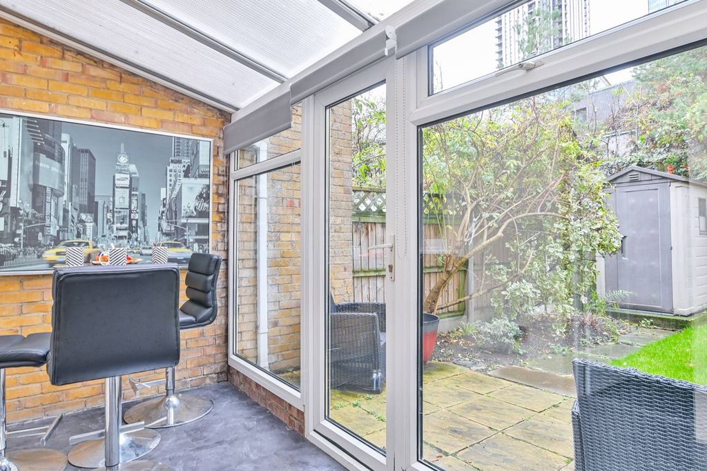 Property photo 3 of 12