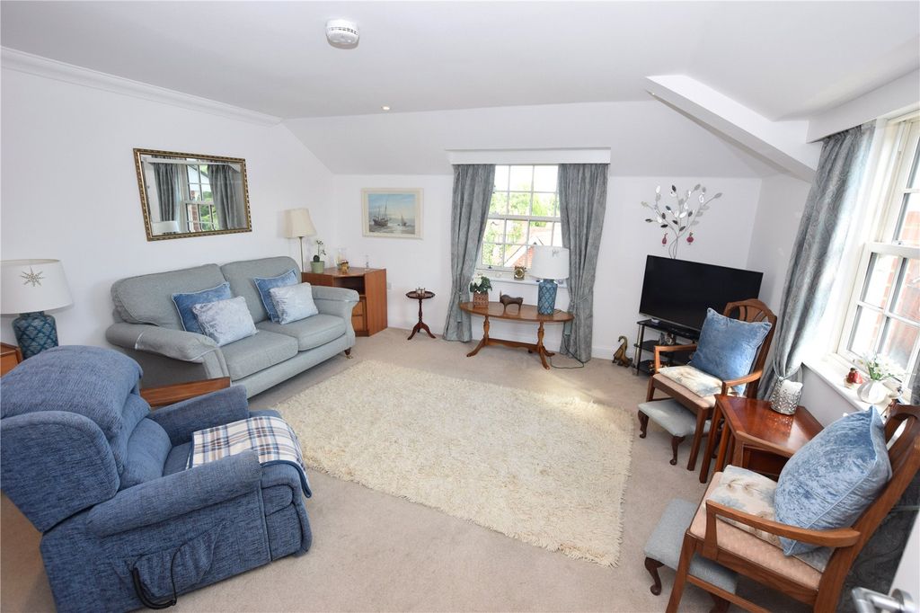 Property photo 3 of 12 Picture No. 10