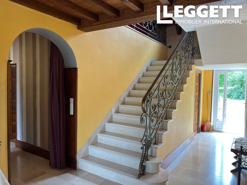 Property photo 3 of 10