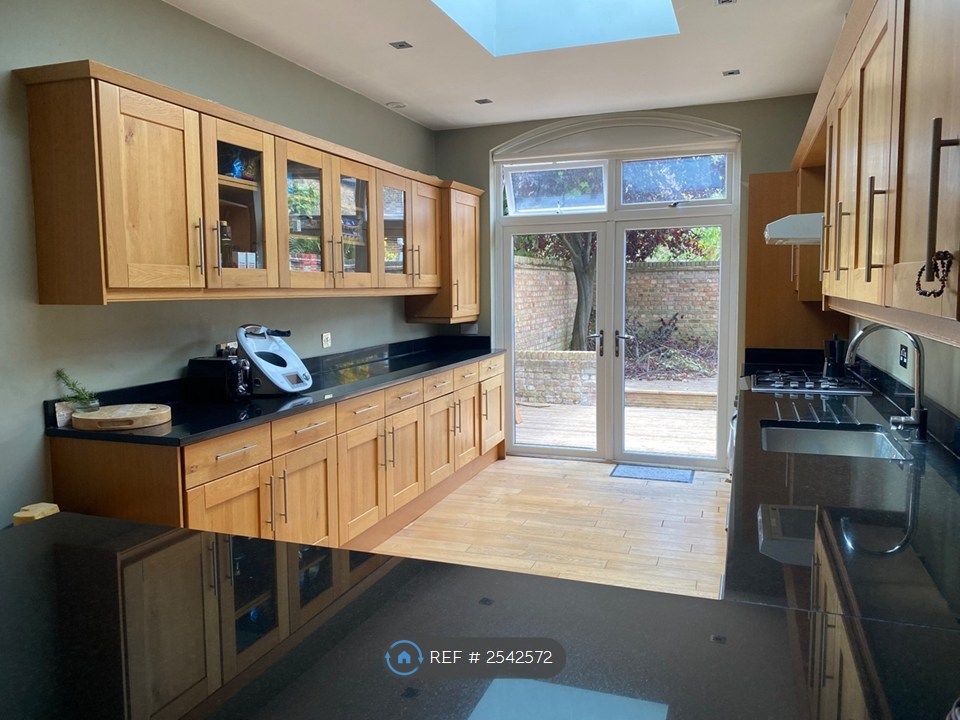 Property photo 2 of 12 Kitchen