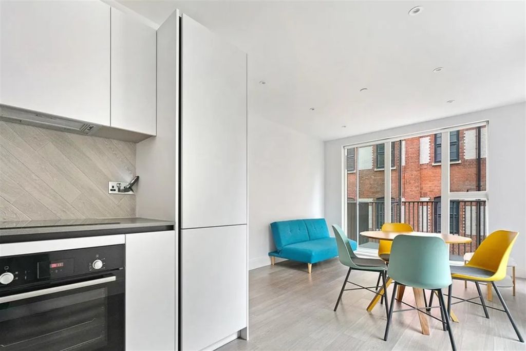 Property photo 1 of 12 (Main)