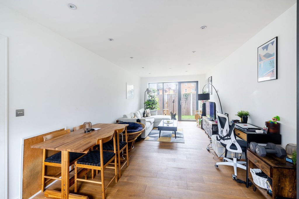 Property photo 2 of 6