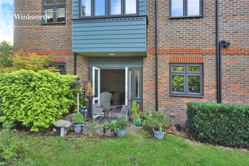 Property photo 2 of 16 Picture No. 14