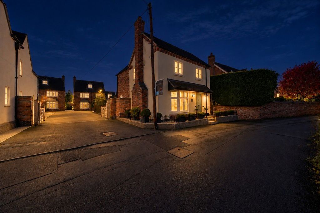 Property photo 1 of 50