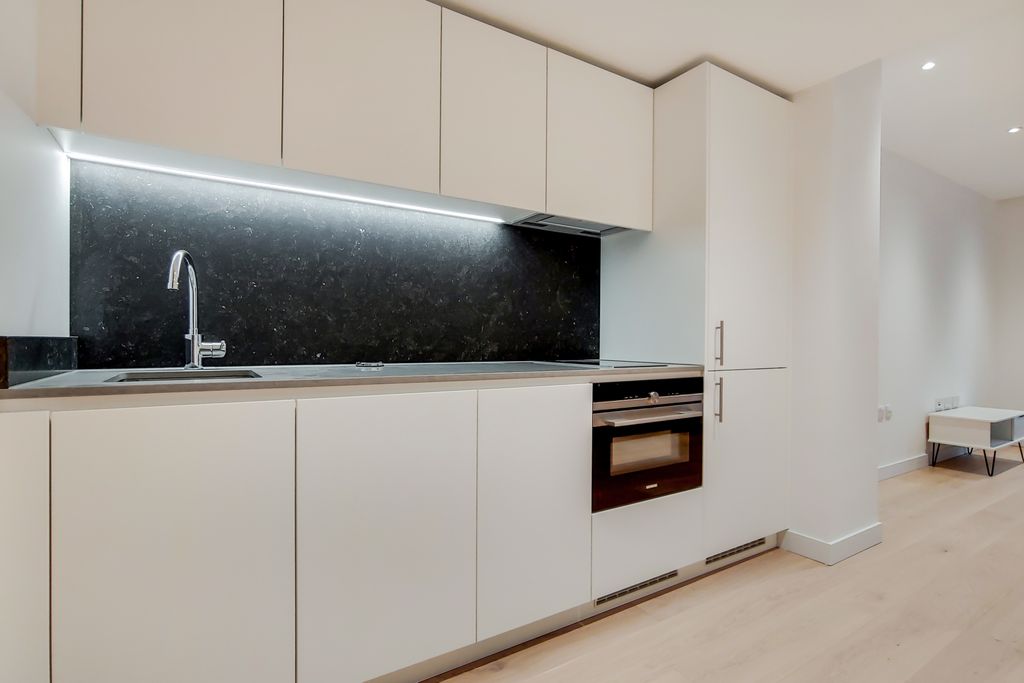 Property photo 3 of 10 Studio