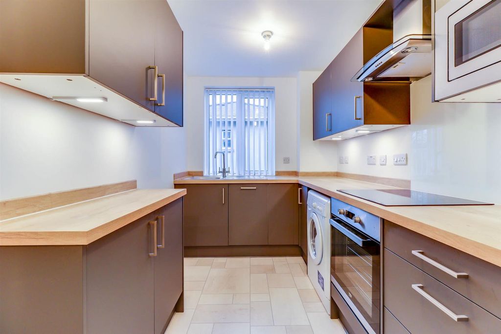 Property photo 2 of 8