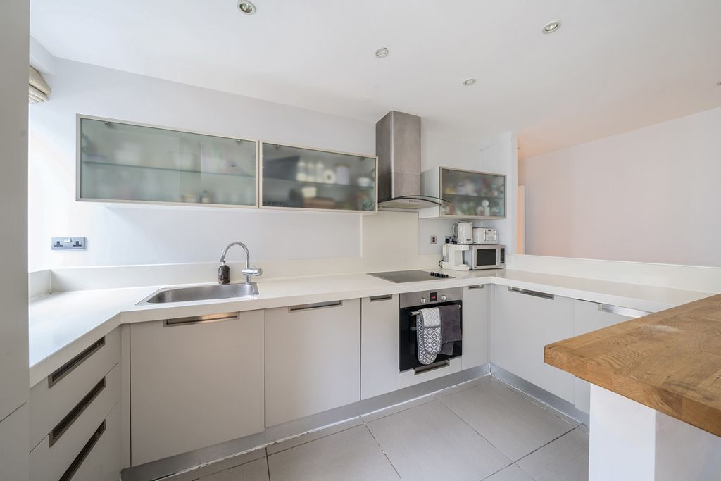 Property photo 3 of 15 Kitchen