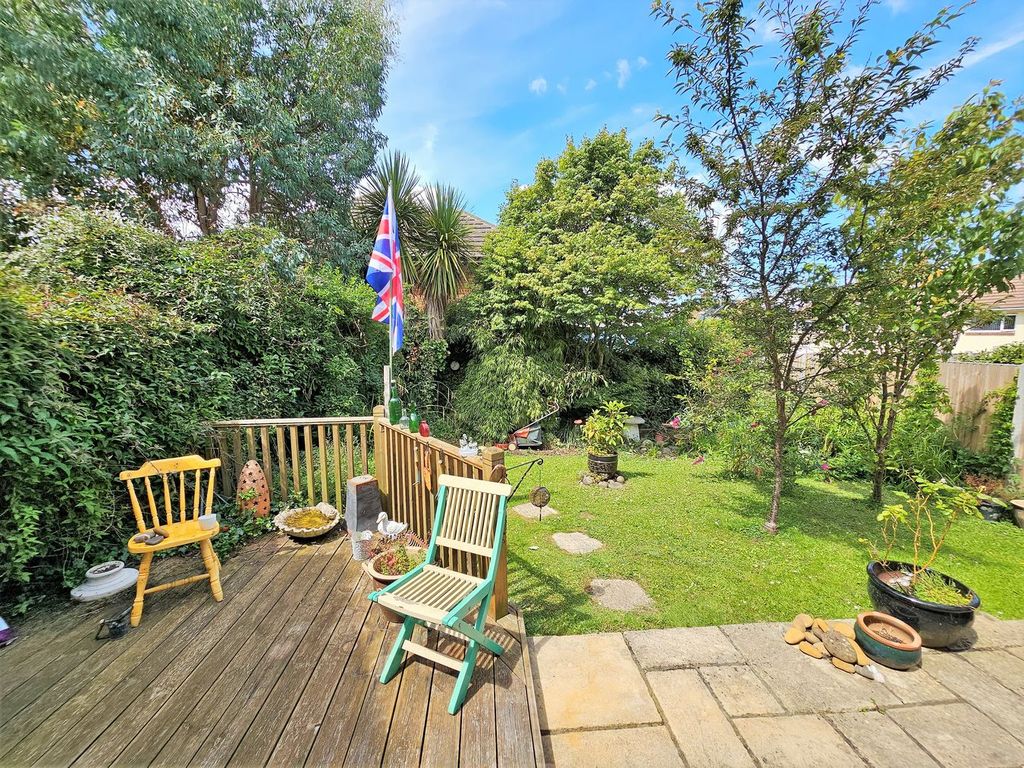 Property photo 2 of 32