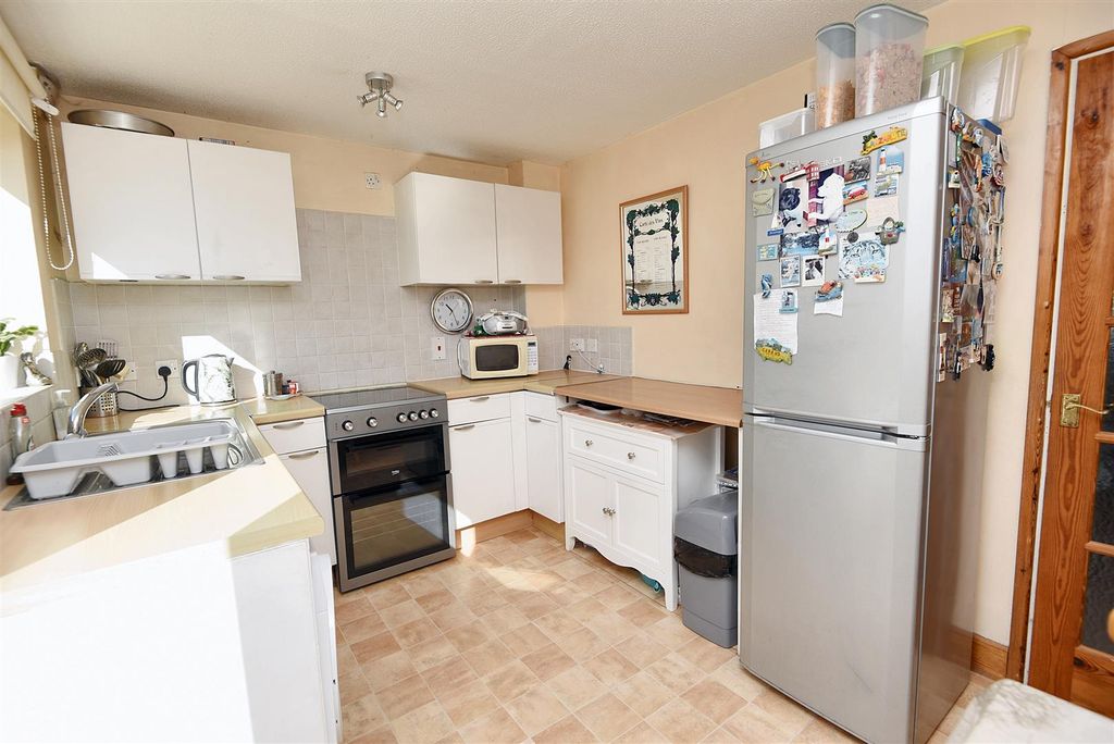 Property photo 2 of 9 Kitchen/Dining Room