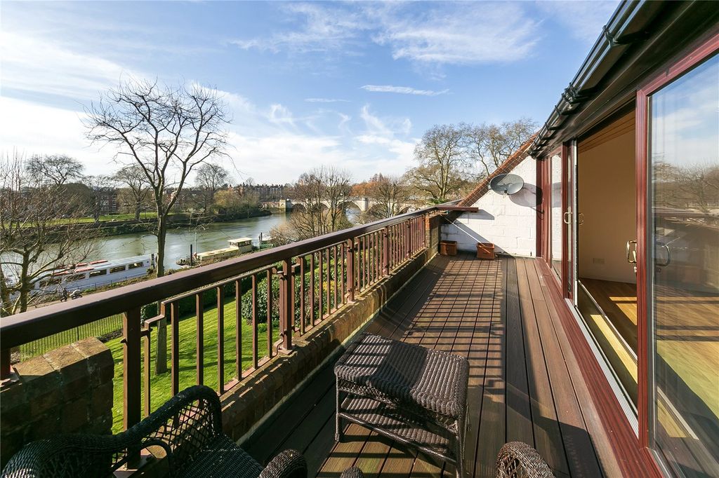 Property photo 3 of 39 Picture No. 03