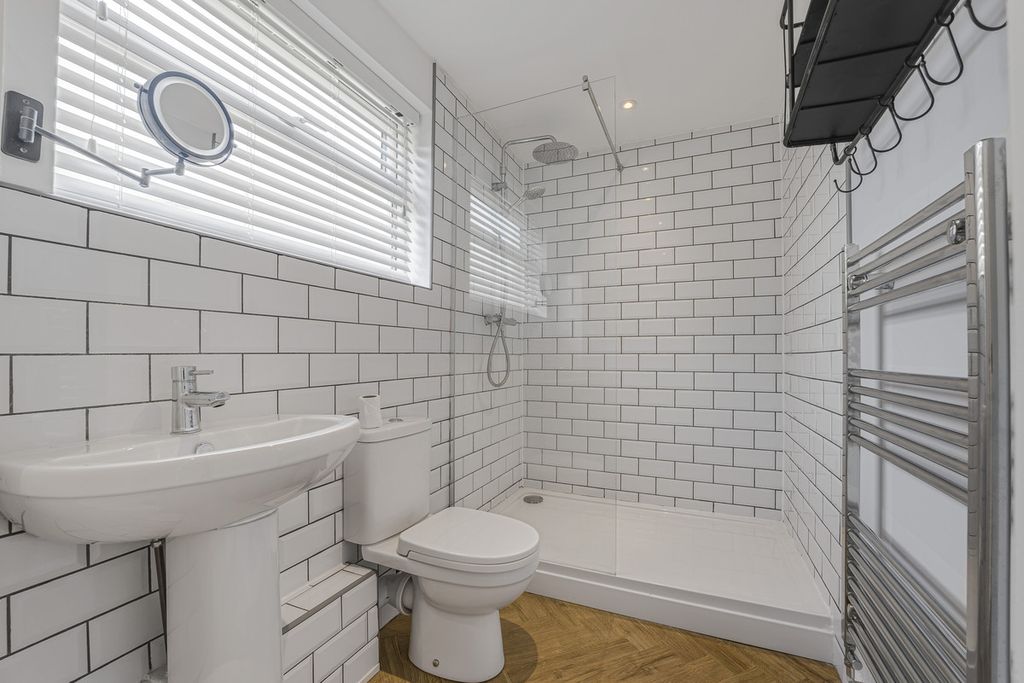 Property photo 2 of 26