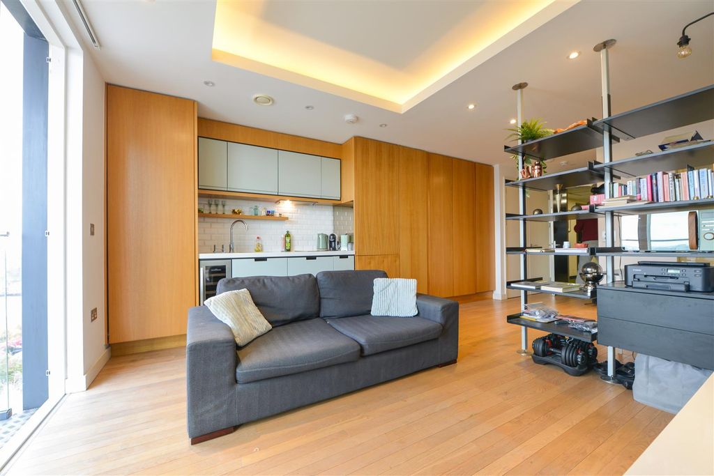 Property photo 3 of 18 Park Vista Tower10.Jpg