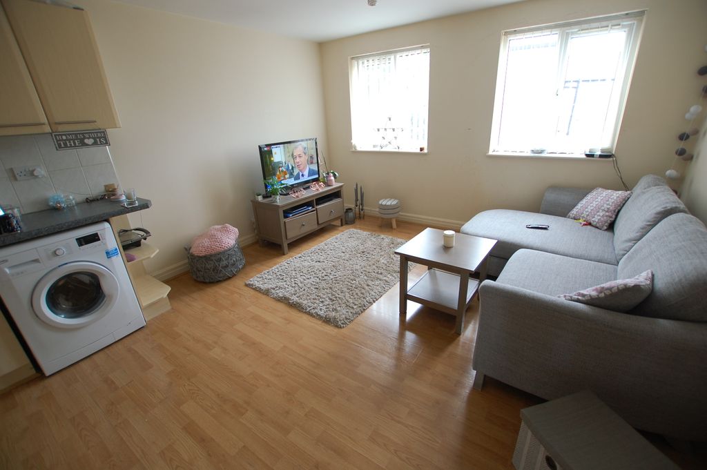 Property photo 2 of 9