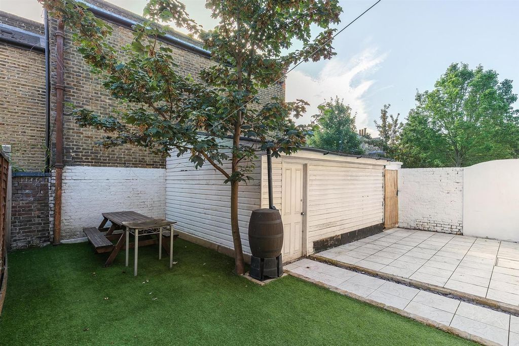 Property photo 2 of 19