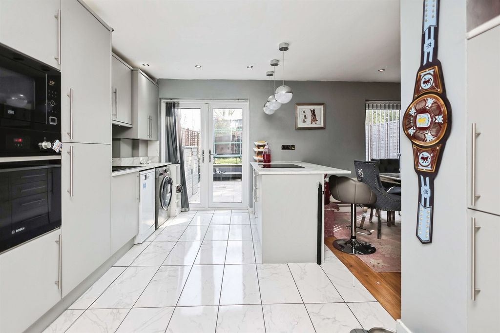 Property photo 2 of 16