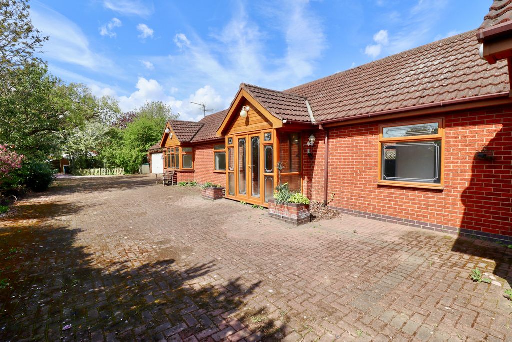 Property photo 2 of 17 Img_2259