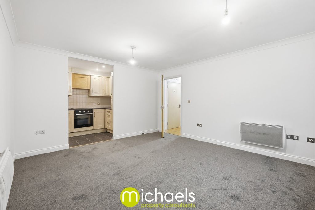 Property photo 3 of 14