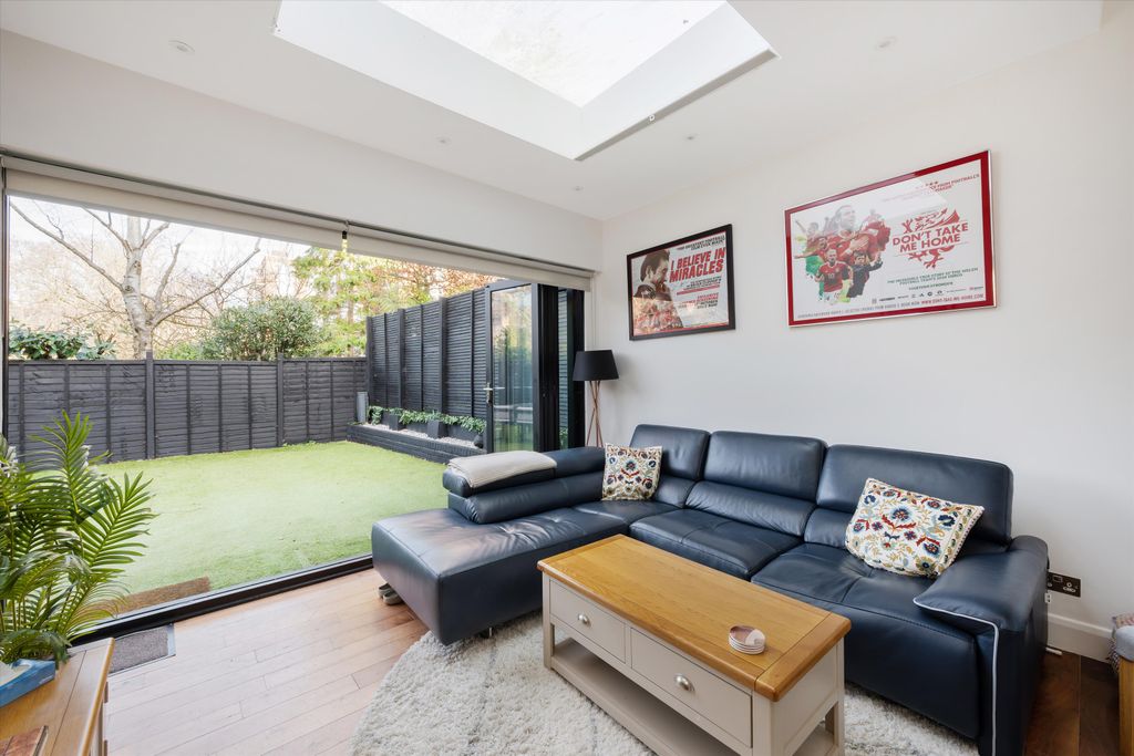 Property photo 2 of 14 Image