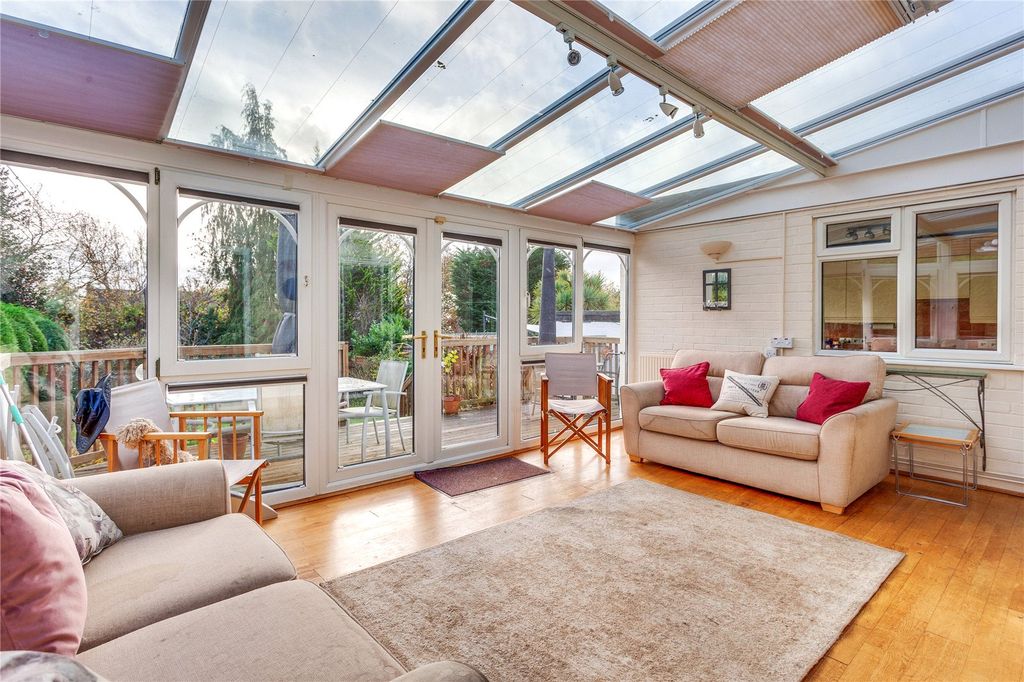 Property photo 2 of 16 Picture No. 18