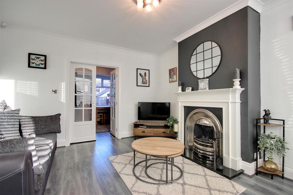 Property photo 2 of 19