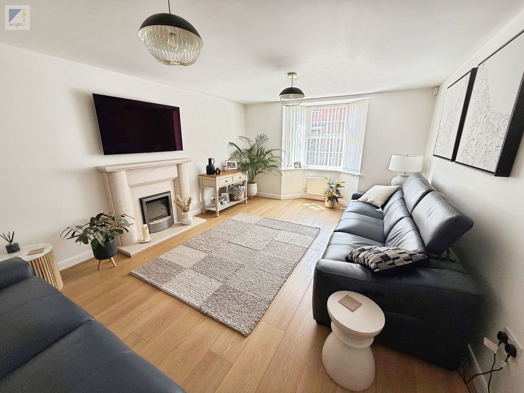 Property photo 3 of 19 Gallery