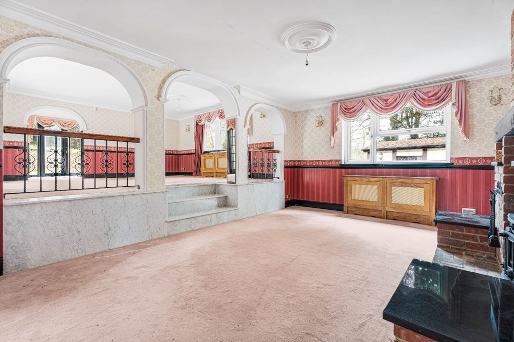 Property photo 3 of 18