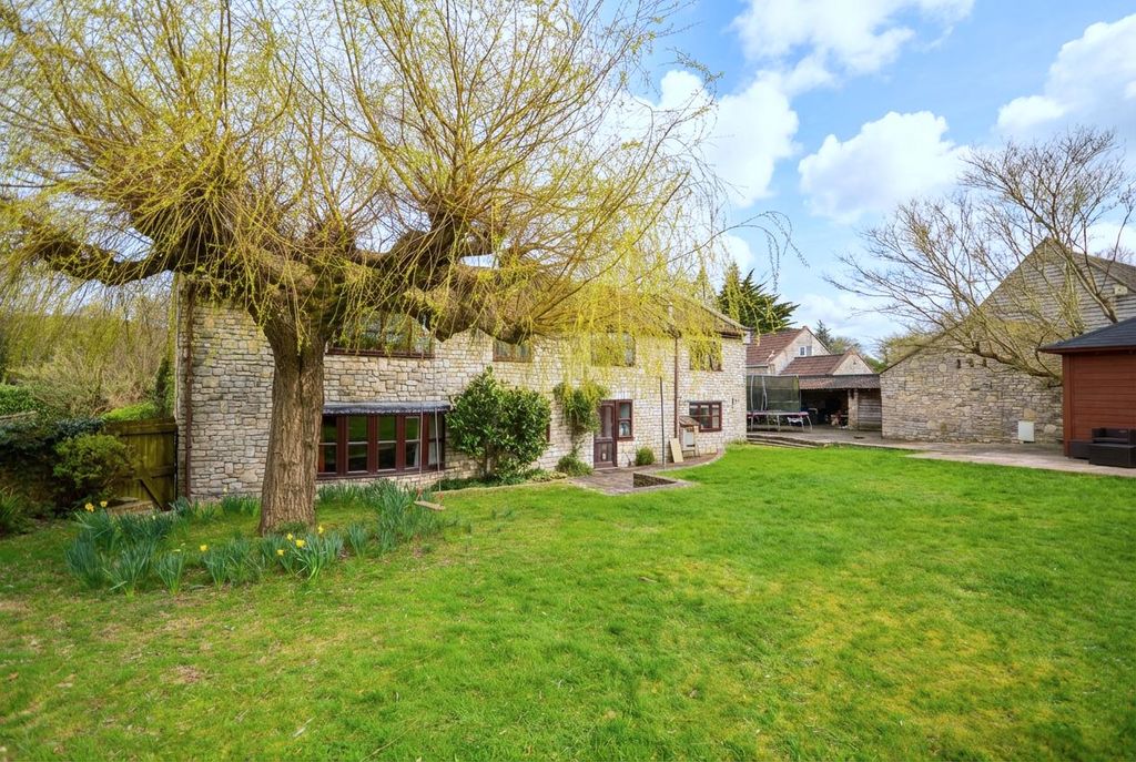 Property photo 1 of 55 Outside