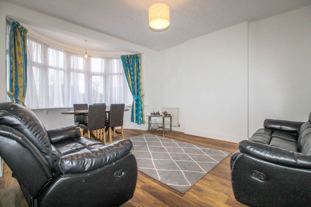 Property photo 2 of 15 Gallery