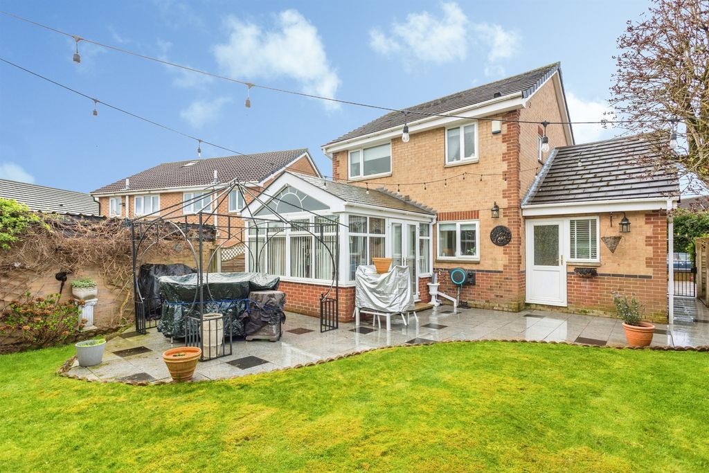 Property photo 2 of 17