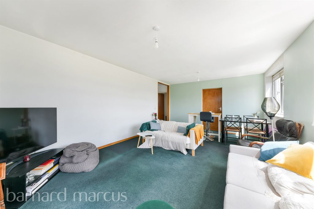 Property photo 3 of 12