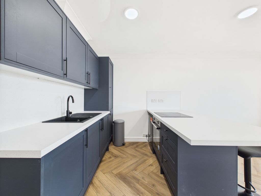 Property photo 2 of 8 Cam03519G0-Pr0303-Still001