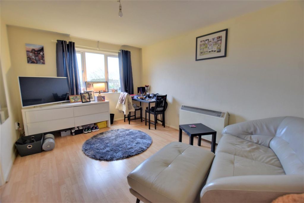 Property photo 2 of 6