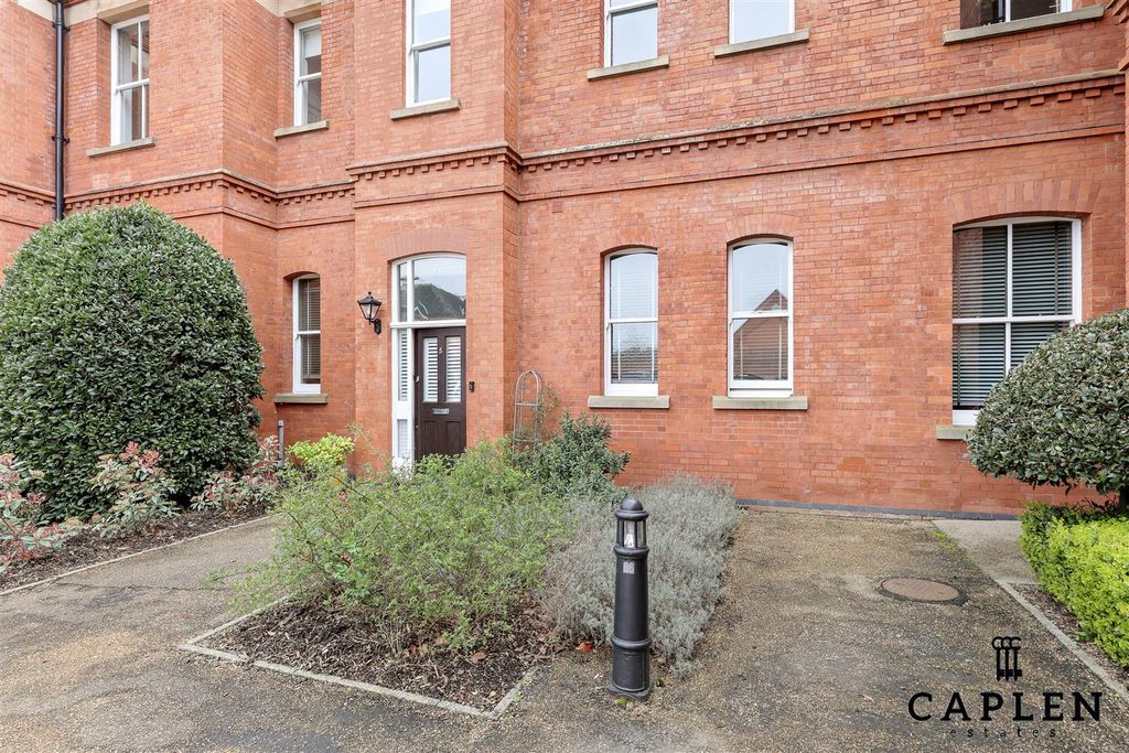 Property photo 2 of 22