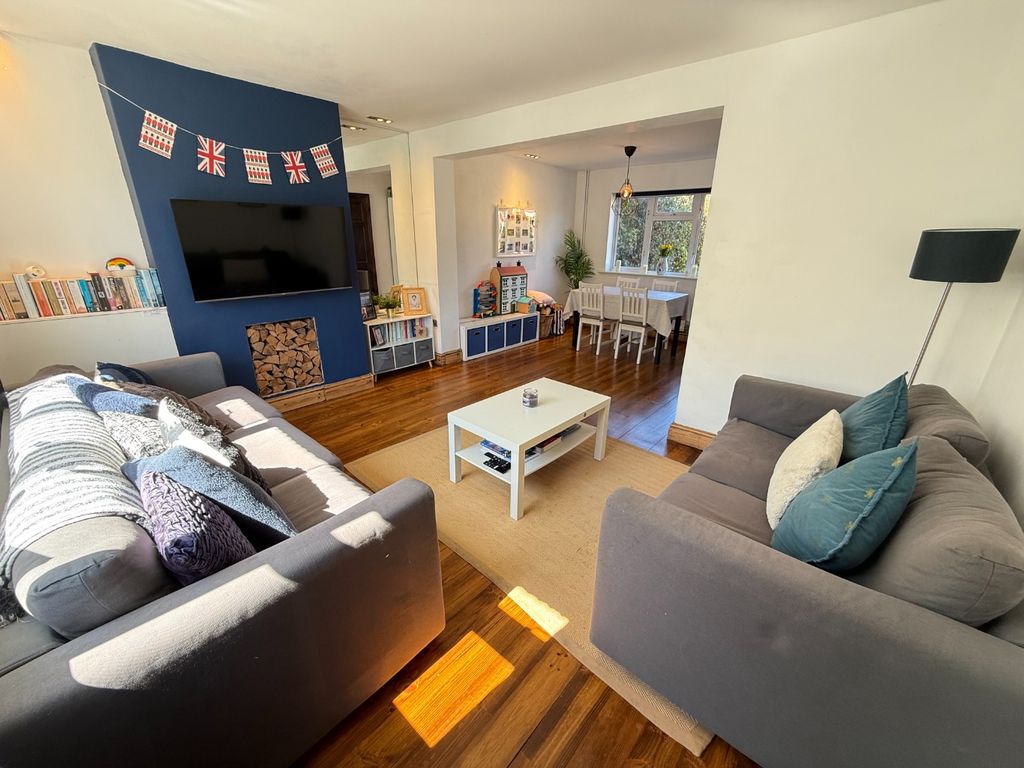 Property photo 2 of 10 5118831